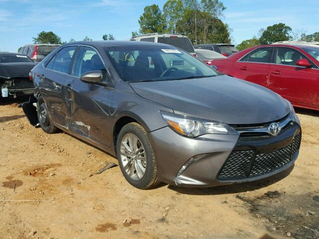 4T1BF1FK1HU772948 - 2017 TOYOTA CAMRY LE GRAY photo 1