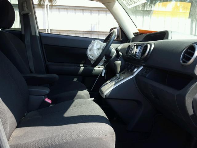 JTLKE50E691070066 - 2009 TOYOTA SCION XB Сұр фото 5