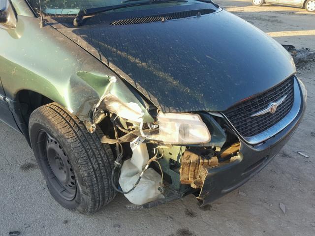 1C4GP54LXWB775964 - 1998 CHRYSLER TOWN & COU GREEN photo 9