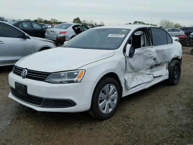 3VWBP7AJ0DM414447 - 2013 VOLKSWAGEN JETTA SE WHITE photo 2