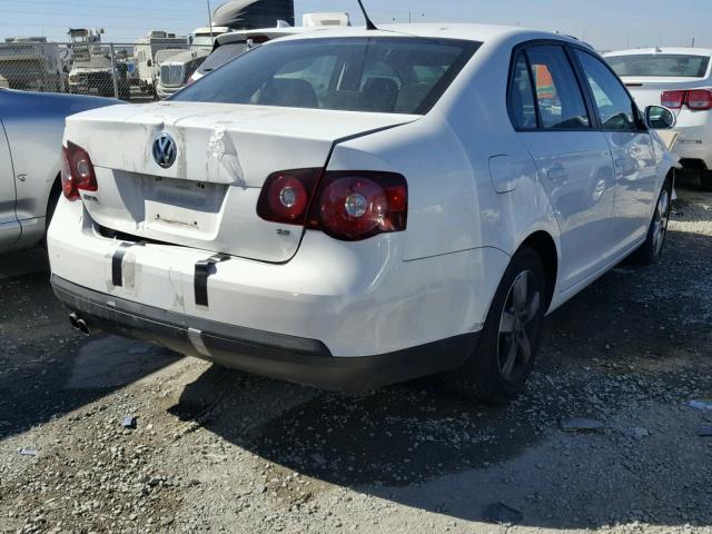 3VWJZ7AJ8AM017313 - 2010 VOLKSWAGEN JETTA S WHITE photo 4