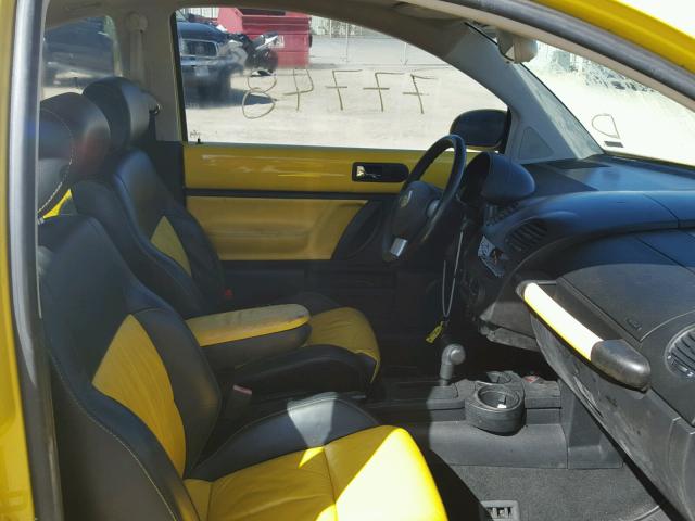 3VWCD21CX2M453965 - 2002 VOLKSWAGEN NEW BEETLE 黄色 照片 5