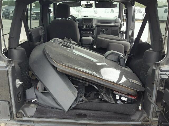 1C4BJWDG4FL504056 - 2015 JEEP WRANGLER U BLACK photo 9