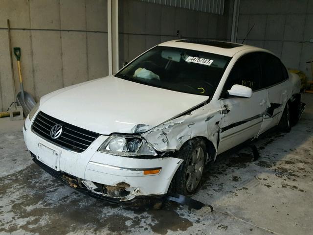 WVWTH63B43P432639 - 2003 VOLKSWAGEN PASSAT GLX WHITE photo 2