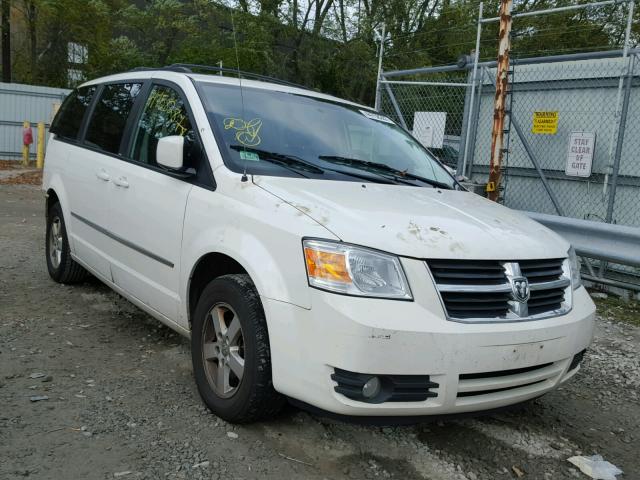 2D4RN5D10AR460035 - 2010 DODGE GRAND CARA WHITE photo 1