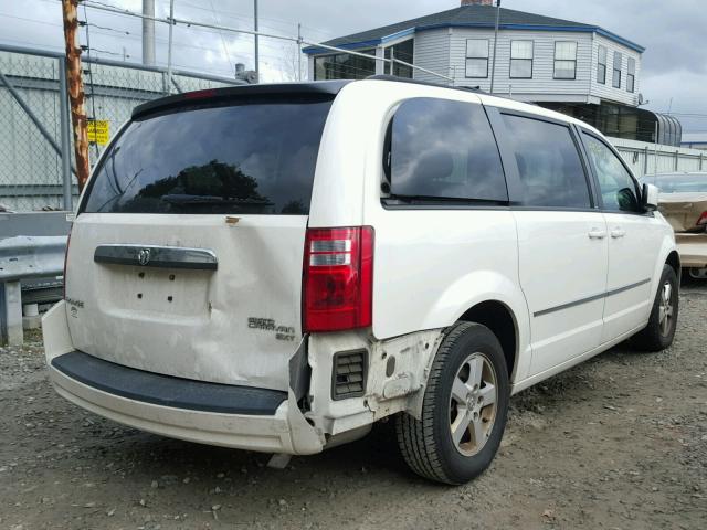 2D4RN5D10AR460035 - 2010 DODGE GRAND CARA WHITE photo 4