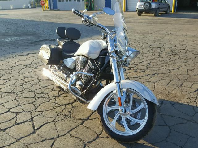 5VPCB16D753011849 - 2005 VICTORY MOTORCYCLES KINGPIN 白色 照片 1