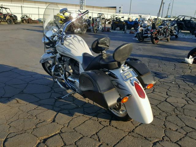 5VPCB16D753011849 - 2005 VICTORY MOTORCYCLES KINGPIN 白色 照片 3