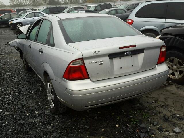 1FAFP34N37W101298 - 2007 FORD FOCUS ZX4 SILVER photo 3