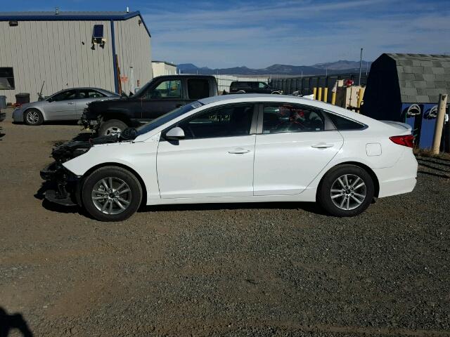 5NPE24AFXFH004076 - 2015 HYUNDAI SONATA SE WHITE photo 9