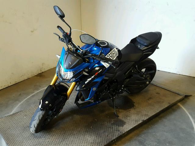 JS1C533B6J2100312 - 2018 SUZUKI GSX-S750 BLUE photo 2