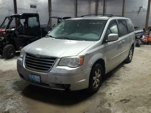 2A8HR54PX8R699242 - 2008 CHRYSLER TOWN & COU SILVER photo 2