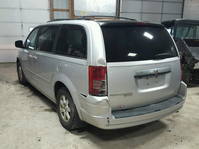 2A8HR54PX8R699242 - 2008 CHRYSLER TOWN & COU SILVER photo 3