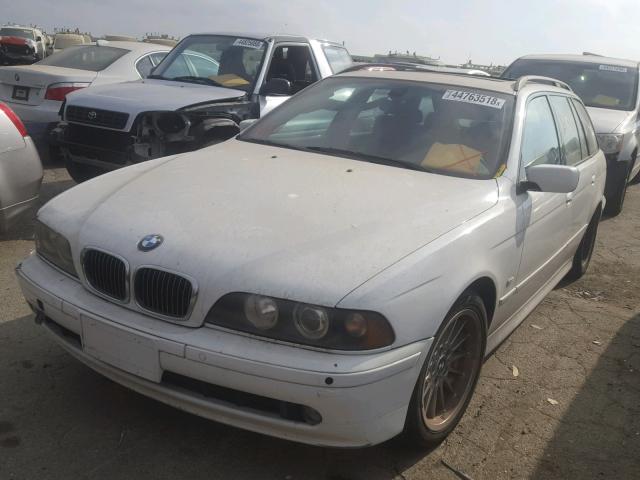 WBADR63421GN91706 - 2001 BMW 540 IT AUT WHITE photo 2