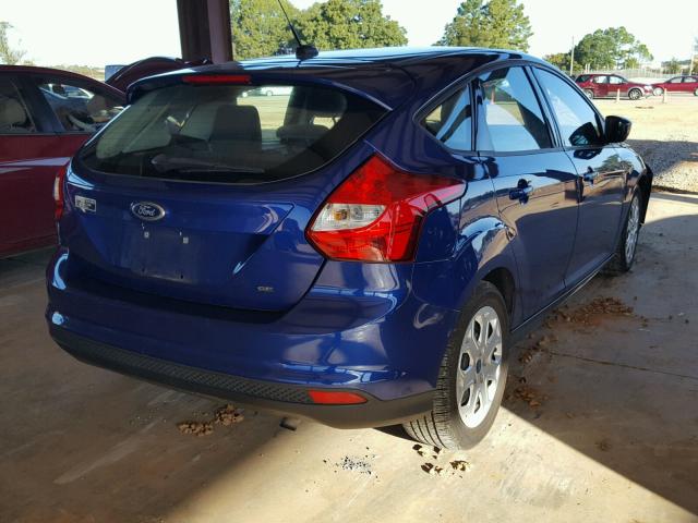 1FAHP3K20CL349358 - 2012 FORD FOCUS SE BLUE photo 4