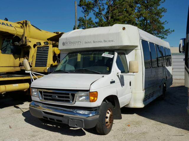 1FDXE45P76HA98060 - 2006 FORD E450 WHITE photo 2