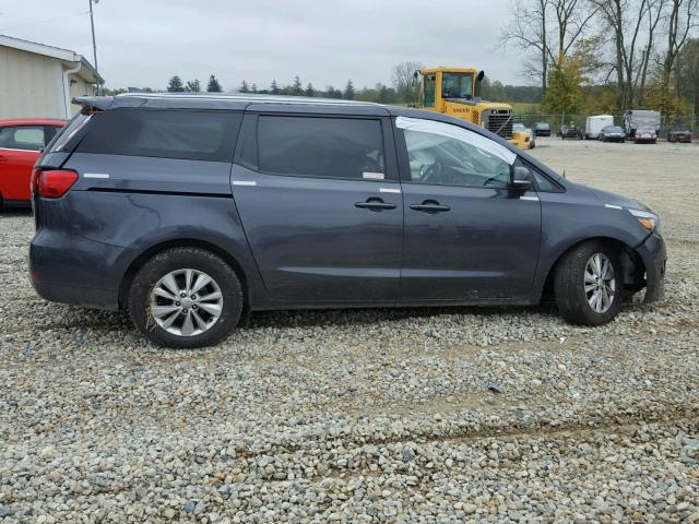 KNDMB5C16F6038660 - 2015 KIA SEDONA LX CHARCOAL photo 9