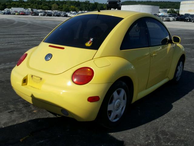 3VWCB21C11M468911 - 2001 VOLKSWAGEN NEW BEETLE 黄色 照片 4