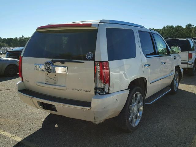 1GYEC63898R152295 - 2008 CADILLAC ESCALADE L WHITE photo 4