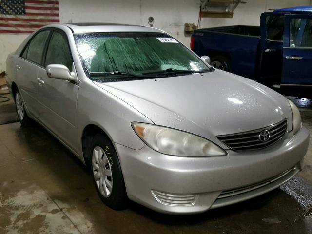 4T1BE32K45U590502 - 2005 TOYOTA CAMRY LE GRAY photo 1