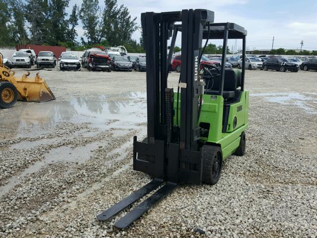 G138MB00266477FA - 2000 CLAR FORKLIFT GREEN photo 2