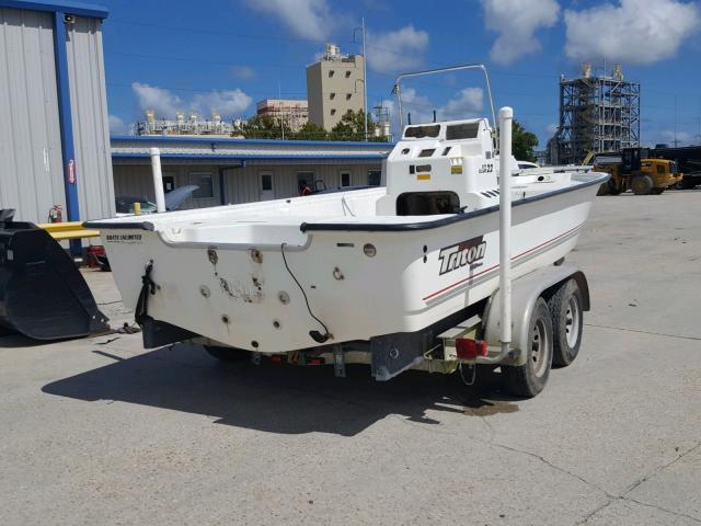 TJZ2R113L001 - 2001 CABIN TRAILER 22 BAYFLIG WHITE photo 4