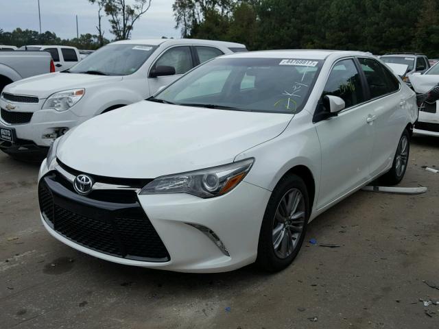 4T1BF1FK9FU050866 - 2015 TOYOTA CAMRY LE WHITE photo 2