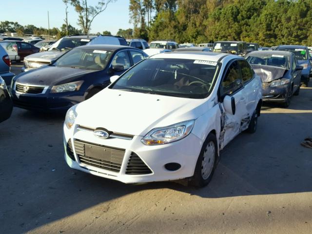 1FADP3F26DL257908 - 2013 FORD FOCUS SE WHITE photo 2