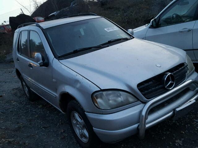 4JGAB54E9YA156444 - 2000 MERCEDES-BENZ ML 320 GRAY photo 1