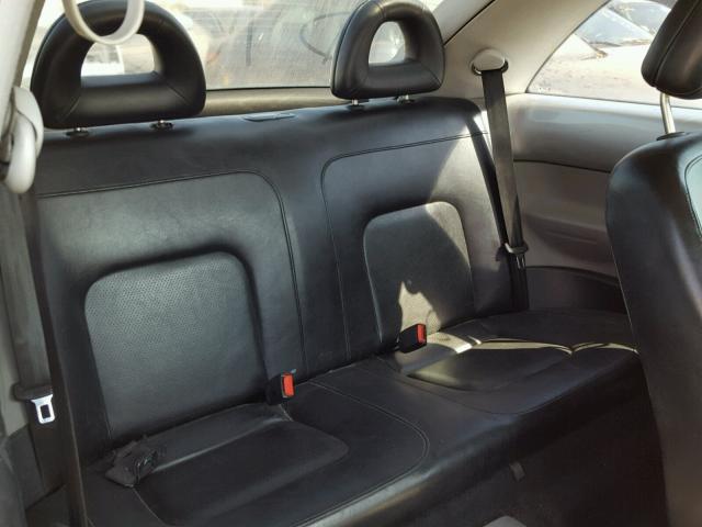 3VWCA21C2YM451418 - 2000 VOLKSWAGEN NEW BEETLE 银色 照片 6