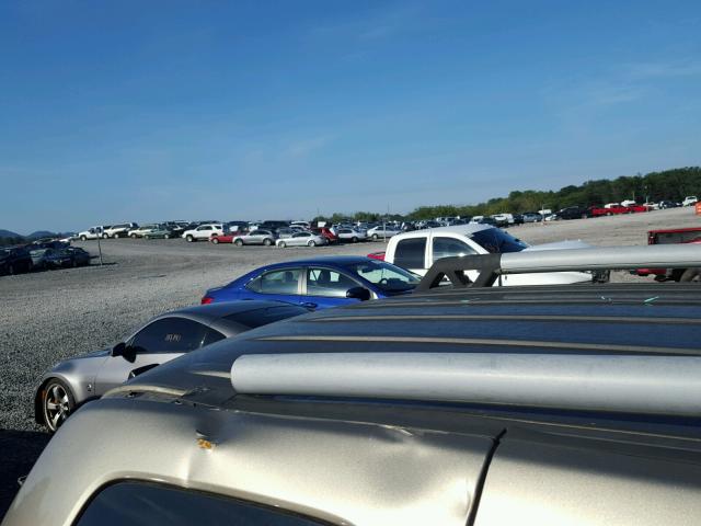 1J4GK38K55W514134 - 2005 JEEP LIBERTY RE GRAY photo 9