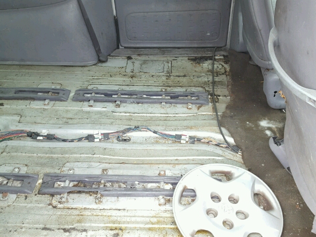 2B4GP2534YR895712 - 2000 DODGE CARAVAN SILVER photo 6