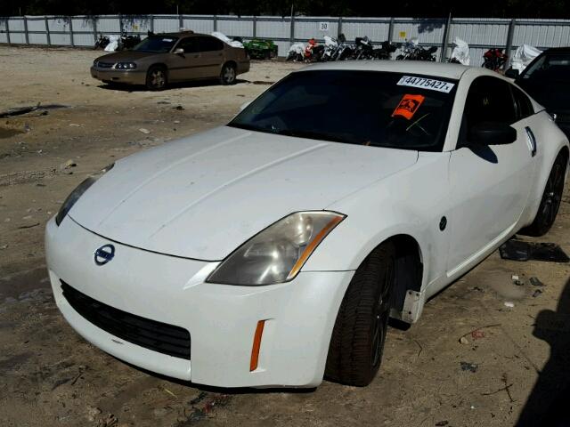 JN1AZ34D35M603293 - 2005 NISSAN 350Z COUPE WHITE photo 2