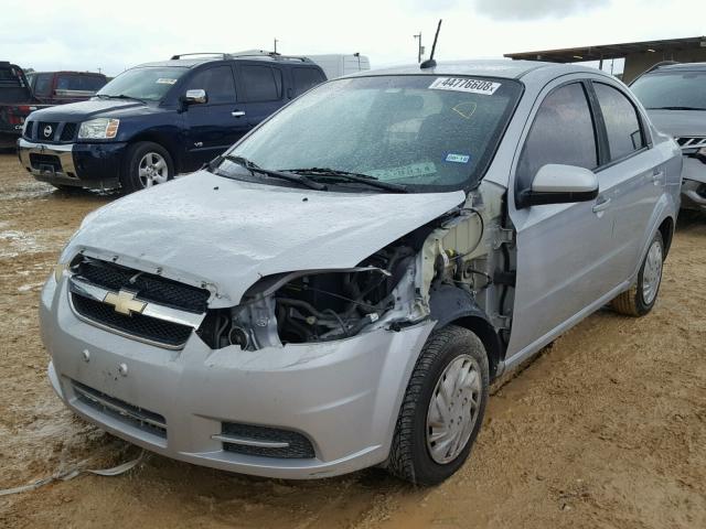 KL1TD56E79B662555 - 2009 CHEVROLET AVEO LS GRAY photo 2