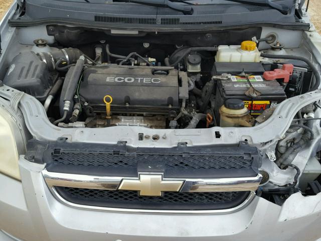 KL1TD56E79B662555 - 2009 CHEVROLET AVEO LS GRAY photo 7