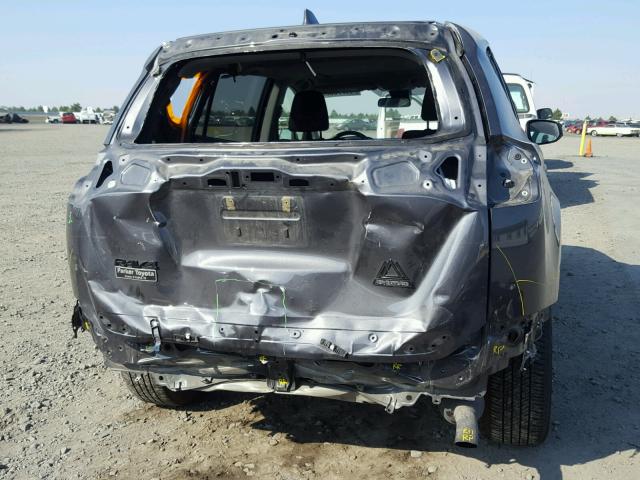 2T3RFREV2JW747367 - 2018 TOYOTA RAV4 ADVEN GRAY photo 9