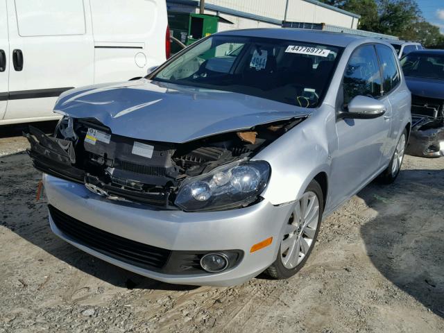 WVWBM7AJ9DW038097 - 2013 VOLKSWAGEN GOLF 银色 照片 2