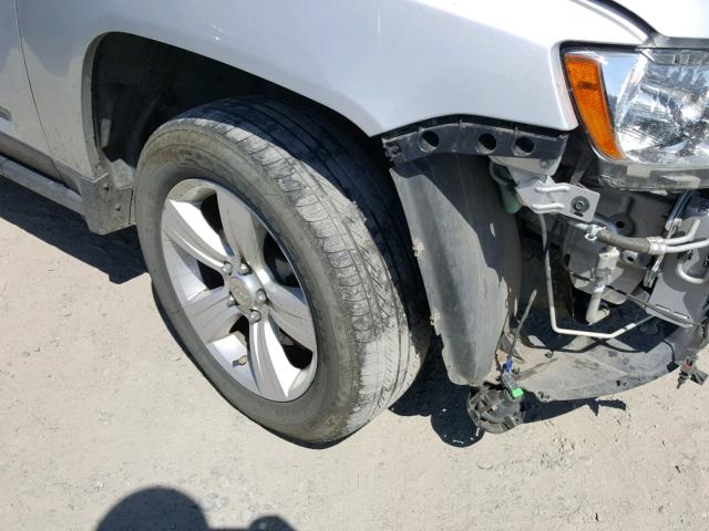 1J4NF1FB6BD183204 - 2011 JEEP COMPASS SP 银色 照片 9