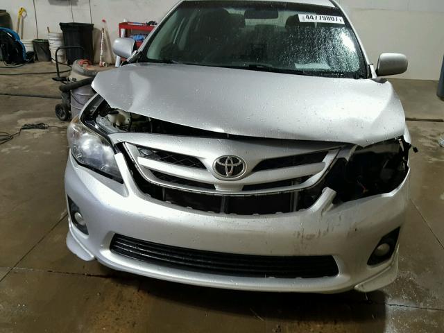 2T1BU4EEXBC609601 - 2011 TOYOTA COROLLA BA SILVER photo 9