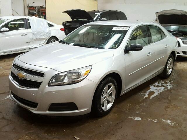 1G11B5SA3DF139049 - 2013 CHEVROLET MALIBU LS 银色 照片 2