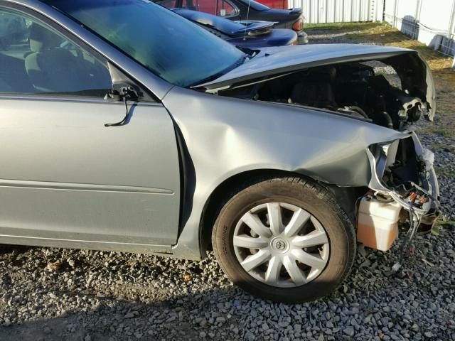 4T1BE32K654556707 - 2005 TOYOTA CAMRY LE მწვანე ფოტო 9