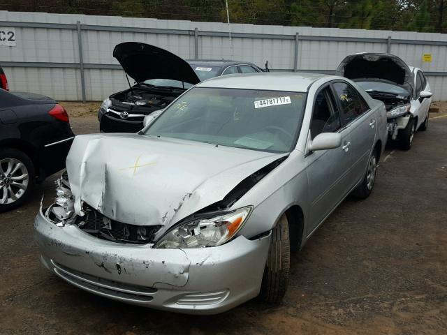 4T1BE32K02U530390 - 2002 TOYOTA CAMRY LE SILVER photo 2