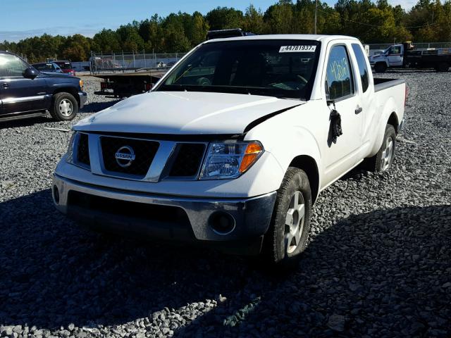 1N6AD06U88C451235 - 2008 NISSAN FRONTIER WHITE photo 2