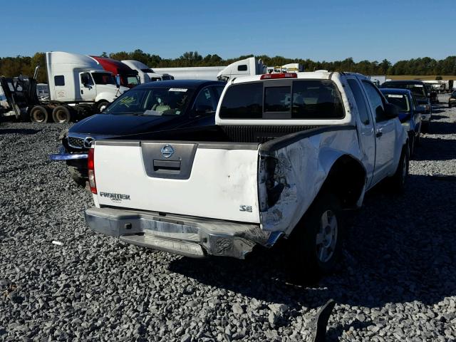 1N6AD06U88C451235 - 2008 NISSAN FRONTIER WHITE photo 4