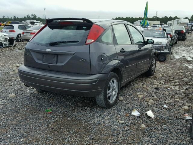 3FAFP37303R176810 - 2003 FORD FOCUS ZX5 GRAY photo 4