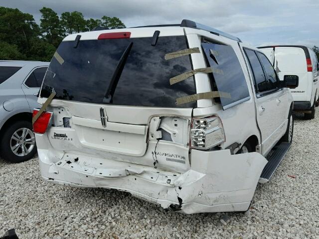 5LMJJ2H59DEL09075 - 2013 LINCOLN NAVIGATOR WHITE photo 4
