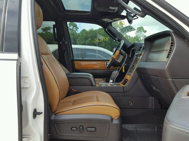 5LMJJ2H59DEL09075 - 2013 LINCOLN NAVIGATOR WHITE photo 5