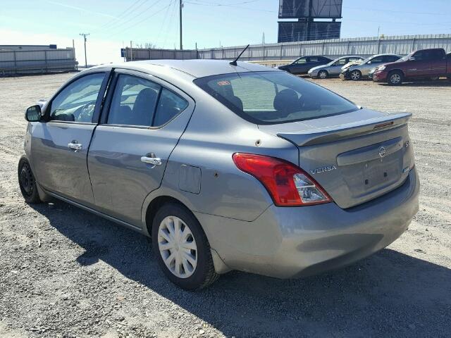 3N1CN7APXDL879764 - 2013 NISSAN VERSA S GRAY photo 3