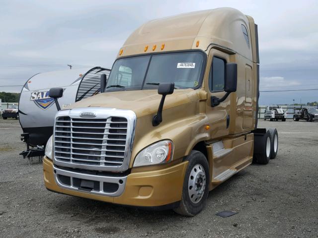 3AKJGLDR3ESFU3004 - 2014 FREIGHTLINER CASCADIA 1 GOLD photo 2