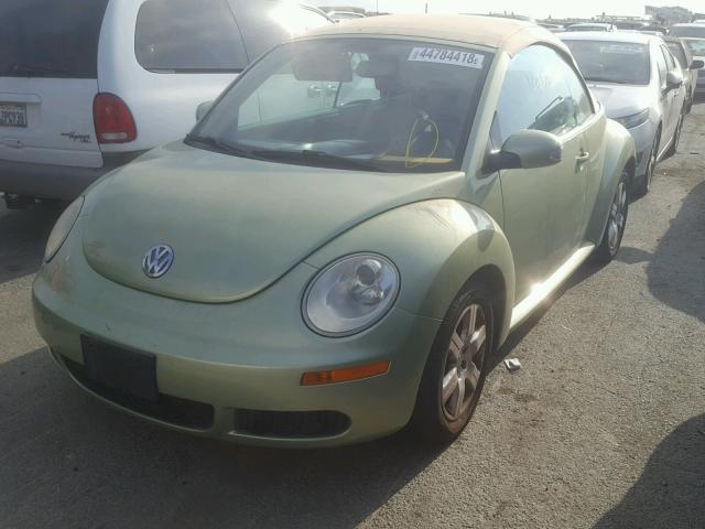 3VWRG31Y77M414499 - 2007 VOLKSWAGEN NEW BEETLE 绿色 照片 2